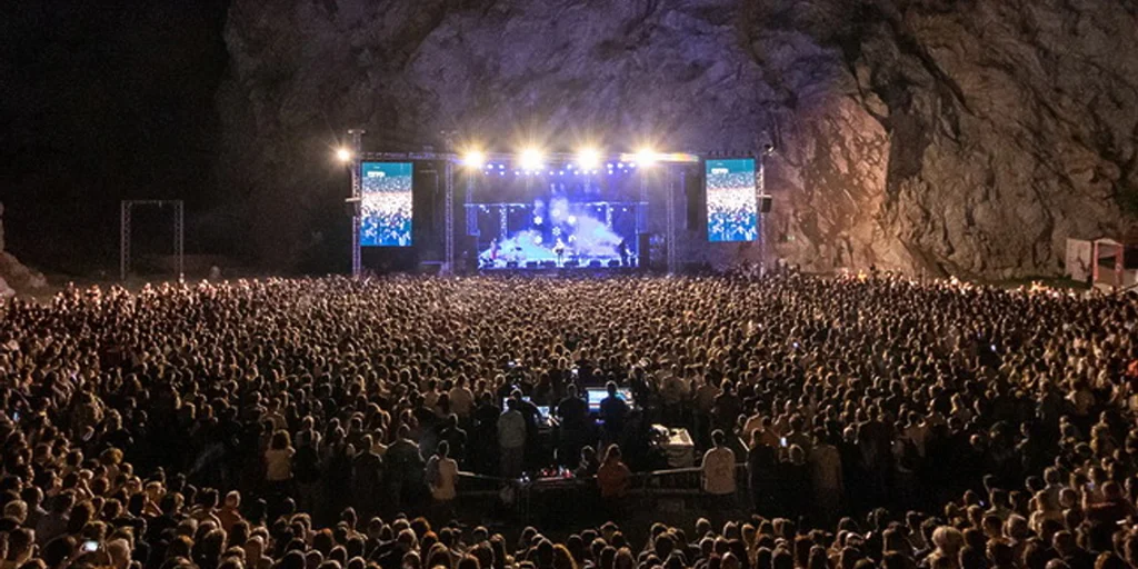 Melina Mercouri Open Air Theatre | Θέατρο Βράχων Μελίνα Μερκούρη