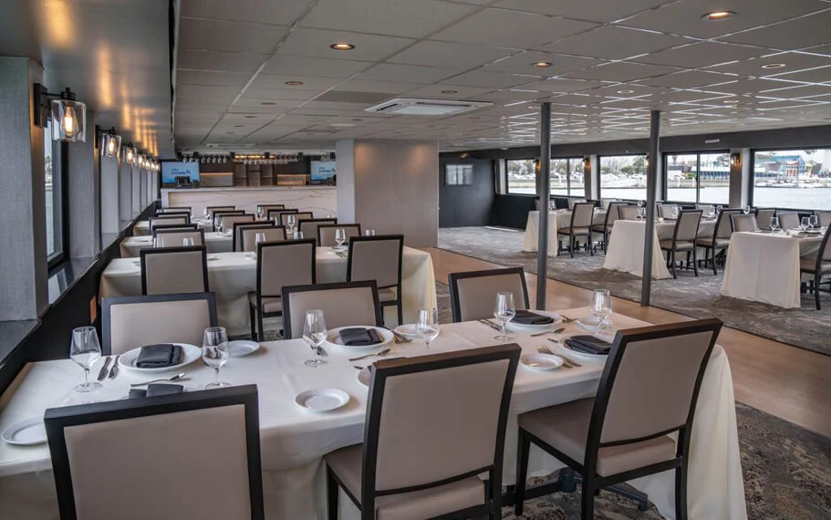 Entertainer Yacht