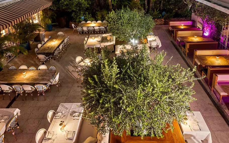 Villa Azur Restaurant & Lounge – Miami