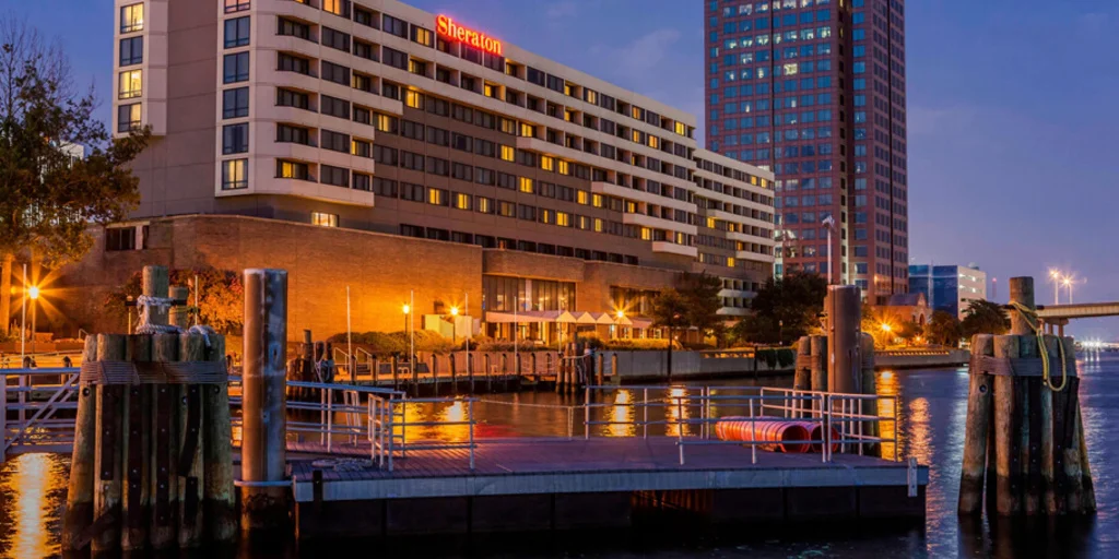 Sheraton Norfolk Waterside Hotel