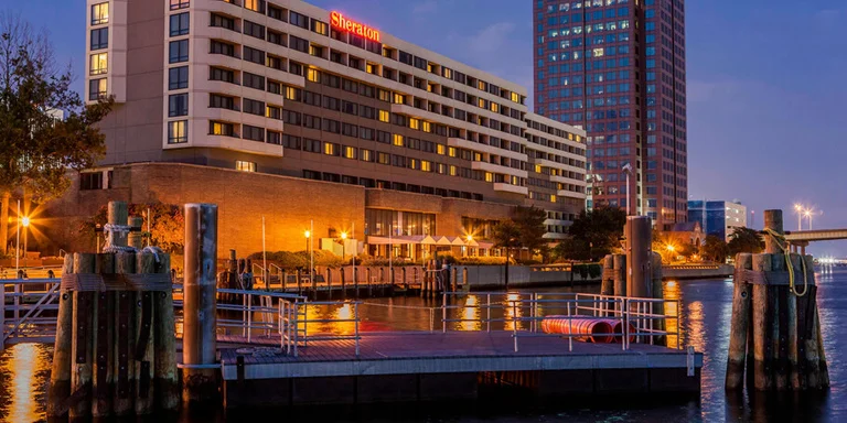 Sheraton Norfolk Waterside Hotel