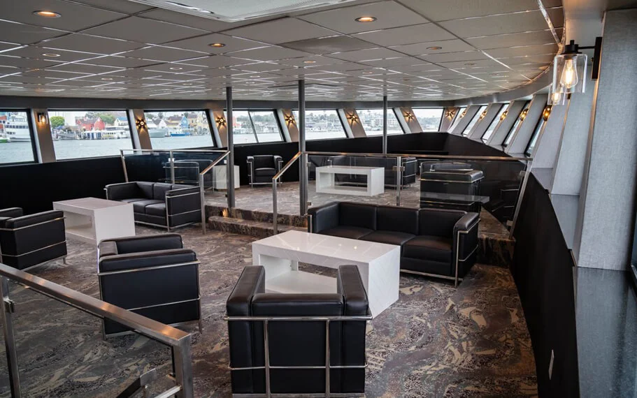 Entertainer Yacht