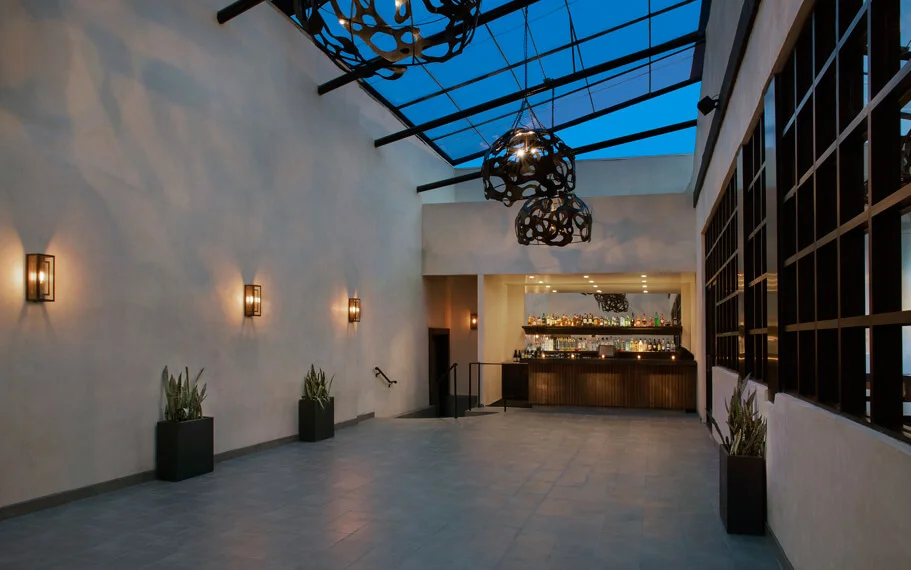 Sunset Room Hollywood – Los Angeles