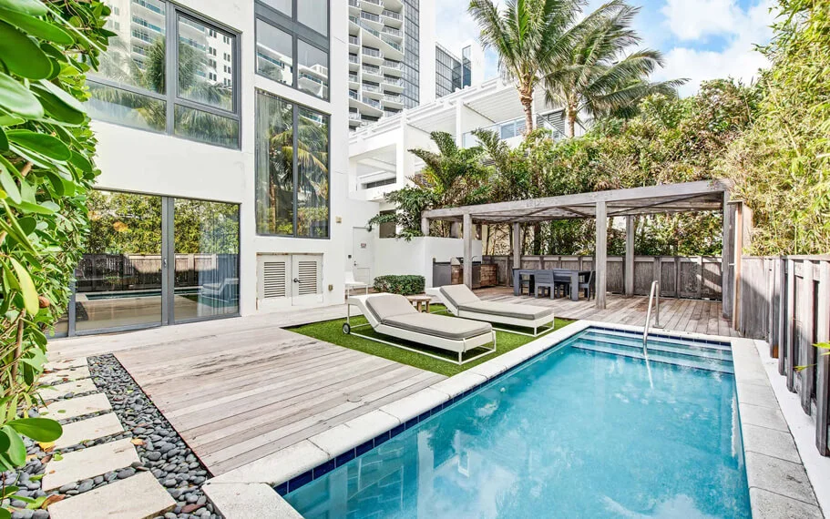 W South Beach