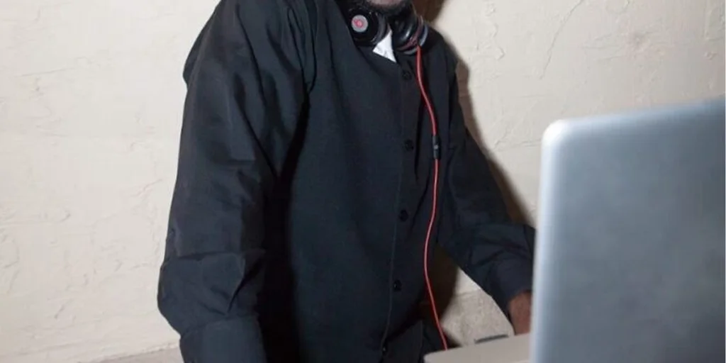 DJ Ron Mic