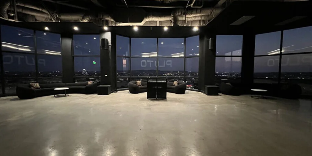 Pluto Los Angeles Penthouse • Helipad