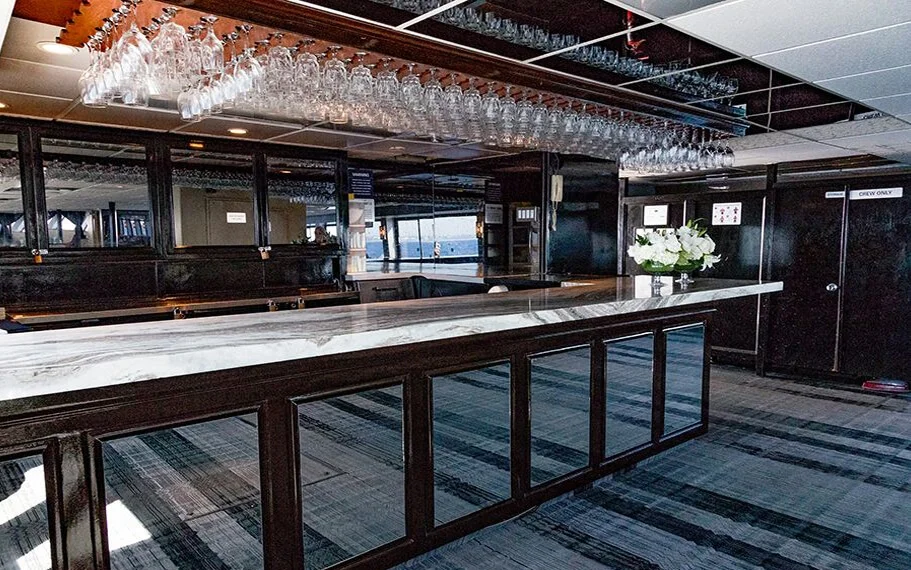 Entertainer Yacht