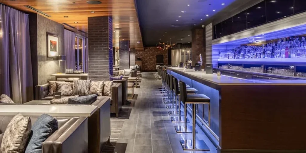 Rosé & Rye | Hotel Colee