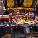 Glass Bar Planet Hollywood