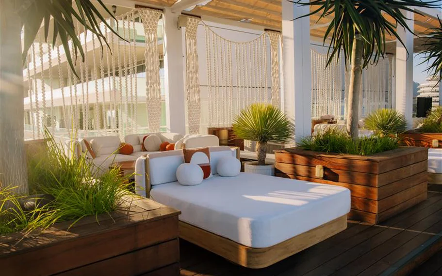WET Deck – W Hollywood Rooftop