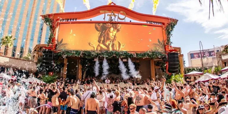 Steve Aoki | EDC Week Pool Par...