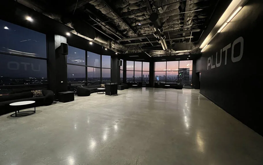 Pluto Los Angeles Penthouse • Helipad